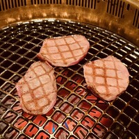 大東園 離れ 祇園亭 - いい感じにタンが焼けてます