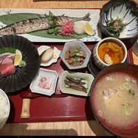 対馬のどぐろとイカ活き造り 博多 魚蔵 都ホテル店 - 