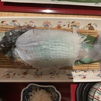 対馬のどぐろとイカ活き造り 博多 魚蔵 都ホテル店 - 