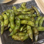 美酒美肴 おてんとさん - 炒め枝豆は香ばしくて良い味です