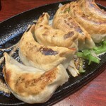 ハトポッポ - 特製・鉄板焼き餃子