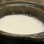 宮坂 - ご飯：煮えばら、赤出汁のお味噌汁、お新香