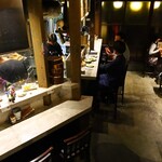 焼とん じん家 - 店内の雰囲気