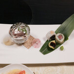 和田金 - 牛肉の塩蒸しと琥珀マリネ酢 　牛肉寿司