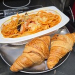 キッチン ブルー グローブ - 今夜は他店のクロワッサンと共に