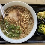 道の食堂 やはた亭 - 尾道らーめん750円　麺ダブル漬物無料　