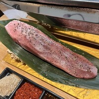 豚焼肉 グルマンズ - 一本タン