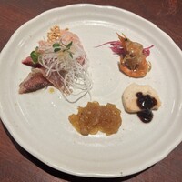 魚China YO - 本日のとれたて!鮮魚のカルパッチョ、お薦め前菜盛合わせ