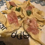 生ハムとワインのお店 piglet - ラビオリ