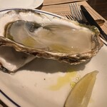 生ハムとワインのお店 piglet - 生牡蠣