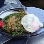 ネギヤキタイガー - ホルモン焼きそば＋トッピング九条ねぎ800円。