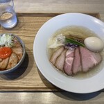 宍道湖しじみ中華蕎麦 琥珀 - 特製中華そば（塩）＆吊るし焼きバラ丼