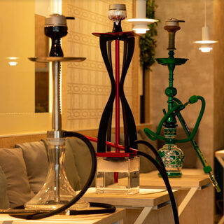 【豊富なフレーバー】オシャレな雰囲気の中でシーシャを楽しむ