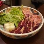 鷹匠鍋 あか羽 - 艶めかしい鴨