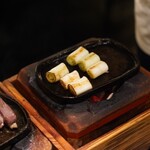 鷹匠鍋 あか羽 - 最後は葱に脂を吸わせる