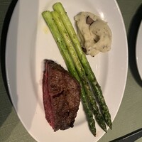 37 Steakhouse & Bar - 