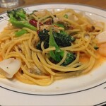 TOKYO L.O.C.A.L BASE  - 魚介とブロッコリーのめんたいペペロンチーノ