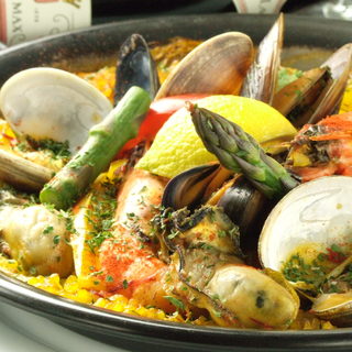 《パエリア》《パスタ》が人気◎地元・広島の食材＆魚介を堪能！