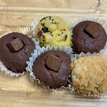 ちいさなおはぎ屋 - 3個あるのが今回のレビューのチョコおはぎ
