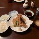 登良屋 - 天ぷらとお供