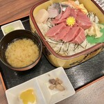 しなの珈琲店 - 反対側から見た彼の丼！