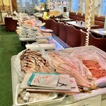 しなの珈琲店 - 店内に入るとこのお魚達！！