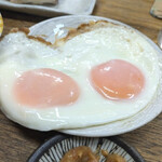 大衆酒場 増やま - 酒場といえば目玉焼きまったり呑める♪