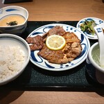 ねぎし - 5種盛りわんぱくセット　　・赤タン﻿ ・白タン﻿ ・牛ロース﻿ ・味噌ポーク﻿ ・旨辛豚
