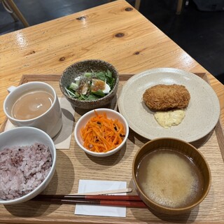 カフェ&ミール ムジ_1