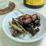 tell me キッチン - 小魚ピーナッツレーズン炒め