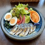バルバルキッチンアメリ - サラダランチ：炙り〆鯖etc.(¥1,200) メイン