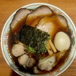 麺屋 真心 - 大ぶりにカットされたチャーシュー