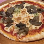 サイゼリヤ - 野菜とキノコのピザ