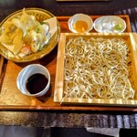 橅の杜 - おまかせ魚（今日はキス）と季節の野菜天麩羅:ピーマン、ミニトマト、茄子、カボチャ、牛蒡、シメジ、山芋、サツマイモ　本当に美味い。