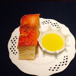 ヴィア トスカネッラ - パン〜オリーブ油〜