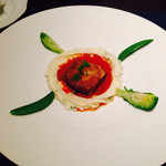 ヴィア トスカネッラ - ホタテ貝となすのテリーヌのパートブリック包みサルサアメリカーナ