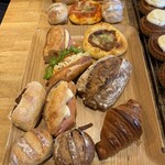 丘の上のパン屋 - 