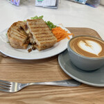 サンドイッチとコーヒー アンペア - 