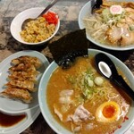 Ramen Sanpachi Toyohiragawa Ten - 一気にきました