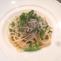 アルフォルトゥーナ - 釜揚げしらすと菜の花のペペロンチーノ