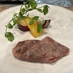 274351559 - ロース　ミディアムレア