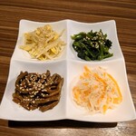 炭火極味焼肉 英 - ナムル盛り合わせ