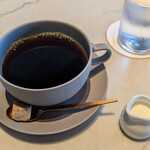 レストラン Chef's Theatre - コーヒーのカップと皿がオリジナル