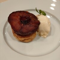 セ シュエット - タルトタタンバニラアイス添え