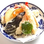 うどんダイニング うずまき - 天ぷら盛り合わせ8種
