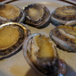 魚山人 - 煮た鮑。