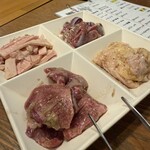 焼肉スタミナ苑 とりとん - 塩4点盛(幻のホルモン、すなぎも、豚たん塩、こりこり)¥1,750