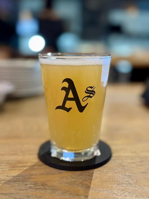 盛岡の隠れ家ダイニングバー アーロン スタンダード &ndash; 洗練された料理と雰囲気