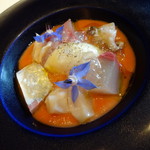 淡路ヒラマサと西貝、高知徳谷フルーツトマトのガスパッチョ
          新玉ネギのジェラートを添えて