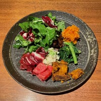 QUINDI - 日本中の野菜。ビーツ、にんじんラペ、カボチャのアーモンドバターなど